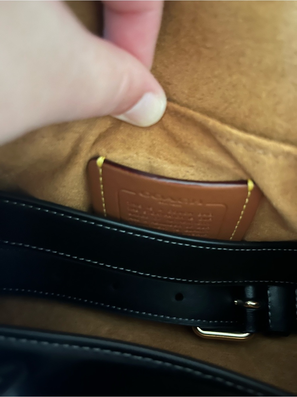 Coach Natural Straw and Black Leather Shoulder Bag with Gold Hardware - Picture 4 of 6